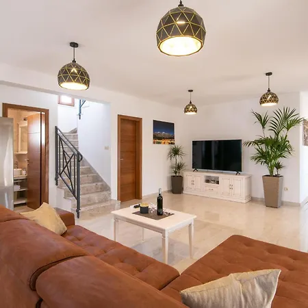 3 Bedroom In *