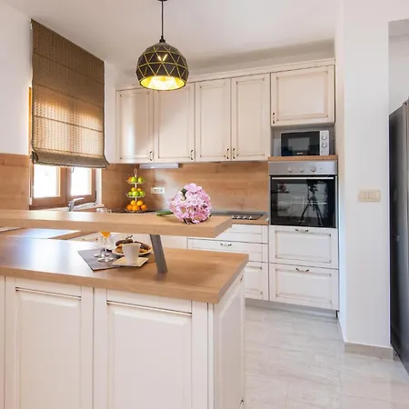 3 Bedroom In *