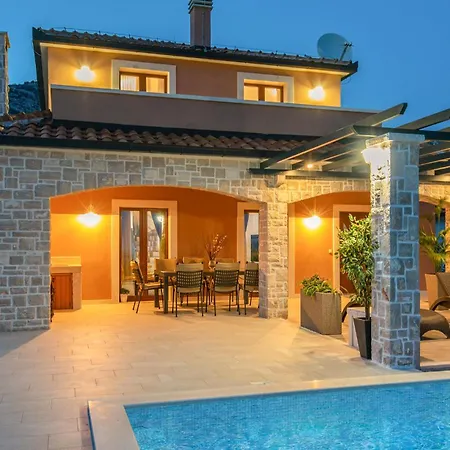 3 Bedroom In Holiday home *