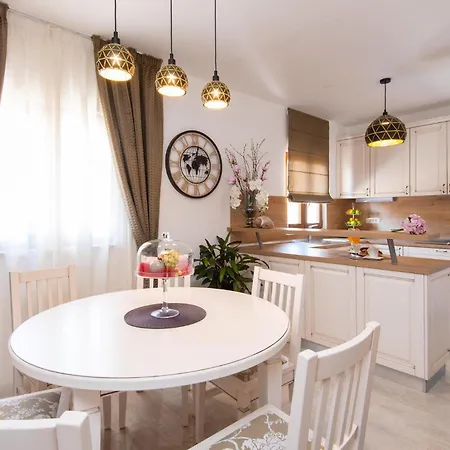 3 Bedroom In بيت للعطل أوروبيتش