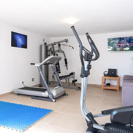 بيت للعطل 3 Bedroom In أوروبيتش
