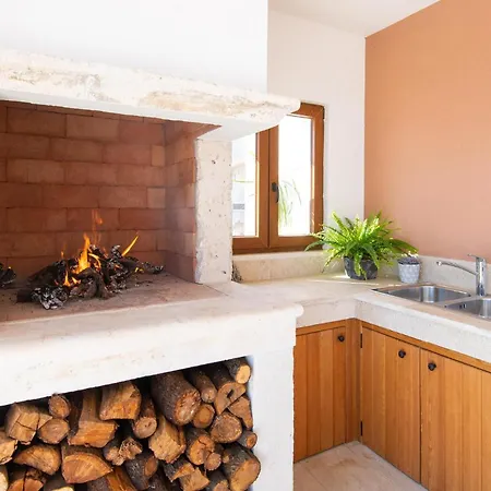 3 Bedroom In Holiday home
