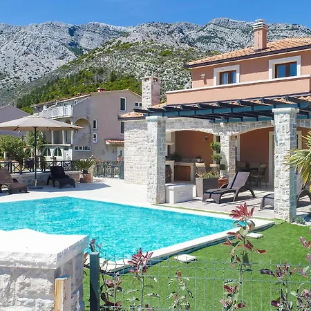 3 Bedroom In Holiday home *