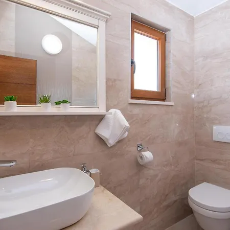 بيت للعطل 3 Bedroom In *